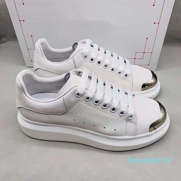 2019 new designer brand oversized sneaker features large flat laces and an oversized rubber sole sneaker suede leather brand sneakers c01, Black
2019 new designer brand oversized sneaker features large flat laces and an oversized rubber sole sneaker suede leather brand sneakers c01, Black