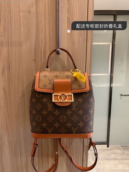 2020 new fashionable woman high-capacity travel backpacks soft leather