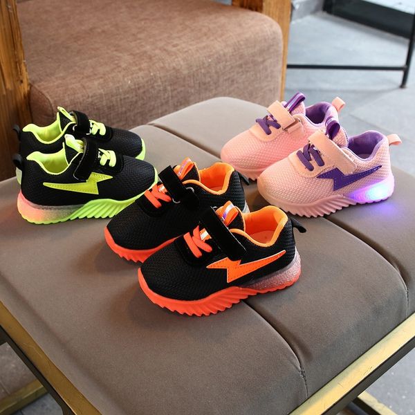 new children luminous shoes children girls boys breathable mesh flashing lights fashion sneakers toddler little kid led sneakers y200103, Black;red
new children luminous shoes children girls boys breathable mesh flashing lights fashion sneakers toddler little kid led sneakers y200103, Black;red