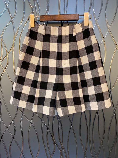 the new autumn and winter 2019 women's wild street concise plaid casual shorts 1028, White;black
the new autumn and winter 2019 women's wild street concise plaid casual shorts 1028, White;black