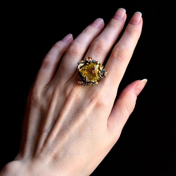 big golden triangle stone ring champagne cubic zirconia jewellery women's fashion copper jewelry rings for party, Golden;silver
big golden triangle stone ring champagne cubic zirconia jewellery women's fashion copper jewelry rings for party, Golden;silver