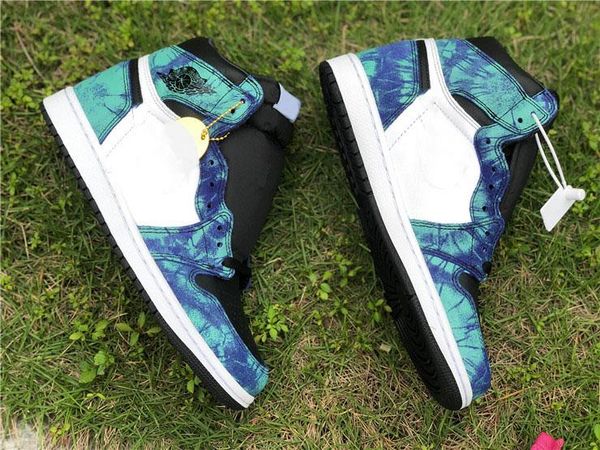 air aauthentic 1 high og retro wmns tie-dye basketball shoes aurora green woman man sports sneakers cd0461-100 with original box
air aauthentic 1 high og retro wmns tie-dye basketball shoes aurora green woman man sports sneakers cd0461-100 with original box