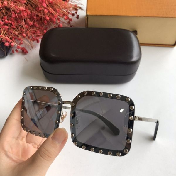 2020 vintage woman sunglasses crystal pink sunglasses for women big frame sqaure glasses eyewear gafas de sol mujer, White;black
2020 vintage woman sunglasses crystal pink sunglasses for women big frame sqaure glasses eyewear gafas de sol mujer, White;black