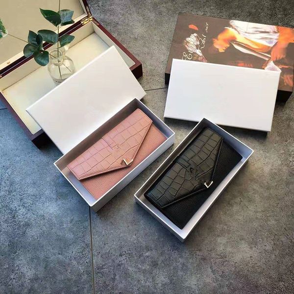 wallet thirty percent female long europe and the united states, 2019 new leather lady crocodile grain hand specialty caught for women, Red;black
wallet thirty percent female long europe and the united states, 2019 new leather lady crocodile grain hand specialty caught for women, Red;black