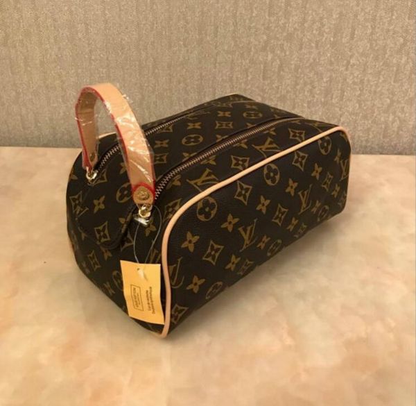 new arrived fashion women lady cosmetic bags casual outdoor travel storage bag men wash bag make up bag
new arrived fashion women lady cosmetic bags casual outdoor travel storage bag men wash bag make up bag