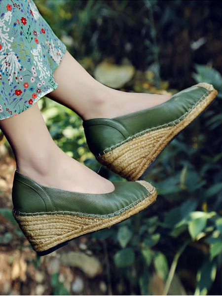 2020 spring autumn new genuine leather woman shoes national wind high heel shoes pumps vintage woman casual linen wedges, Black
2020 spring autumn new genuine leather woman shoes national wind high heel shoes pumps vintage woman casual linen wedges, Black