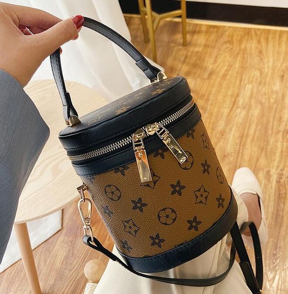 personality bucket bag lady round bag new fashion senior shoulder bags crossbody women handbag
personality bucket bag lady round bag new fashion senior shoulder bags crossbody women handbag