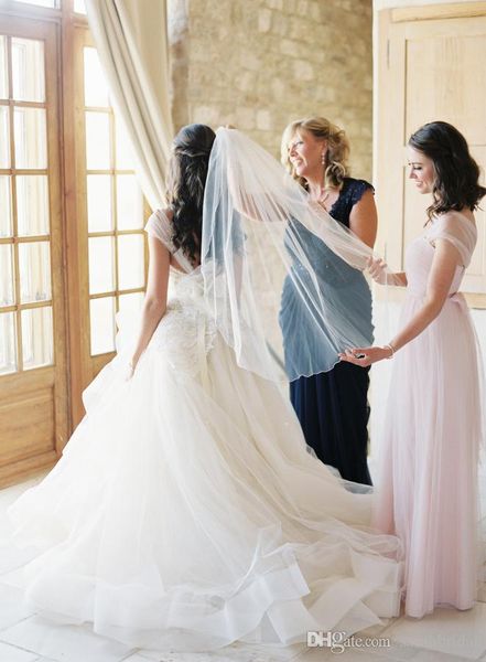 2017 new organza fairy wedding dresses a-line removable strap church formal tiered skirt lace bohemian sheer neck ball bridal gown backless, White
2017 new organza fairy wedding dresses a-line removable strap church formal tiered skirt lace bohemian sheer neck ball bridal gown backless, White