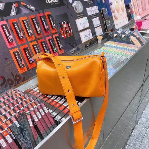 leather round pillow bag 2020 new fashion messenger bag armpit french single shoulder female candy color tide
leather round pillow bag 2020 new fashion messenger bag armpit french single shoulder female candy color tide
