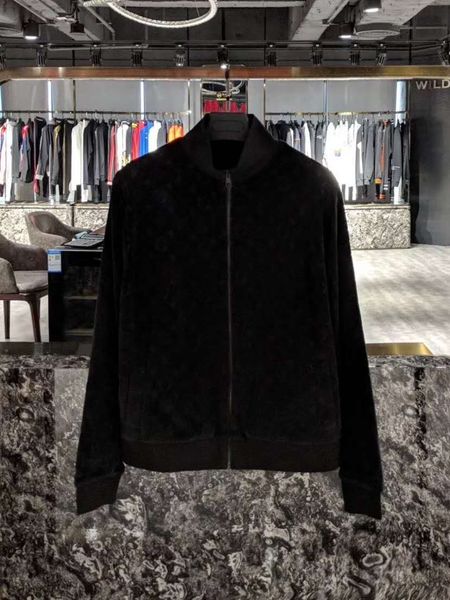 2019 fall and winter new mens designer luxury velvet fleece color black and blue jacket asian size ~ bomber jacket men, Black;brown
2019 fall and winter new mens designer luxury velvet fleece color black and blue jacket asian size ~ bomber jacket men, Black;brown