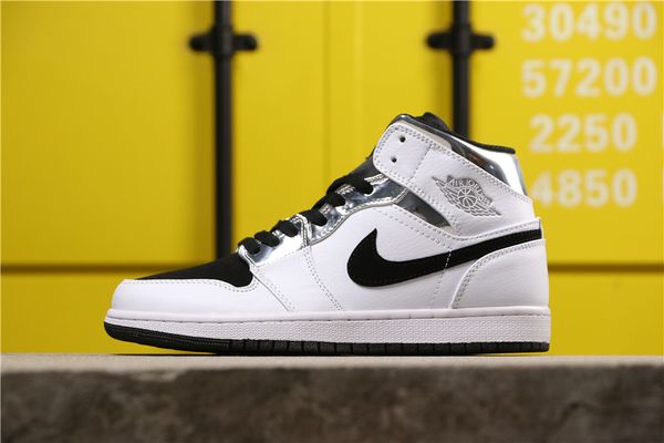 aj 1 1s j1 mid leonard 554724-121 white jumpman 2019 men sports basketball shoe mens sneakers shoes women boots running casual, Blue;black
aj 1 1s j1 mid leonard 554724-121 white jumpman 2019 men sports basketball shoe mens sneakers shoes women boots running casual, Blue;black