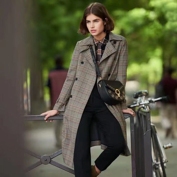 2019 autumn and winter new temperament classic plaid double-breasted women long slim windbreaker jacket, Tan;black
2019 autumn and winter new temperament classic plaid double-breasted women long slim windbreaker jacket, Tan;black