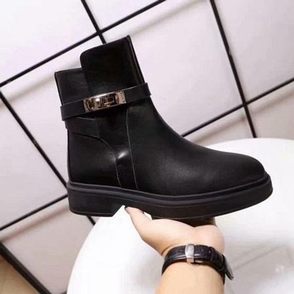 classic ladies leather boots international brand fashion designer leather face low heel knight locomotive driving boots 35-40 size001, Black
classic ladies leather boots international brand fashion designer leather face low heel knight locomotive driving boots 35-40 size001, Black
