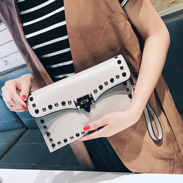 women's bag 2020 korean version of the new rivet small square bag chain shoulder messenger hand fashion ladies
women's bag 2020 korean version of the new rivet small square bag chain shoulder messenger hand fashion ladies