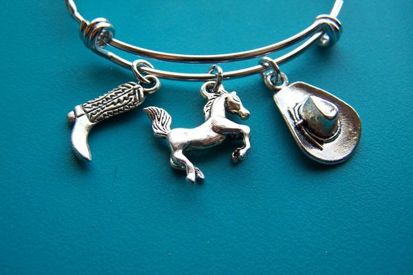 handcrafted horse boot cowboy hat horse charm adjustable bracelet zinc alloy ancient silver women men accessories friend gift, Black
handcrafted horse boot cowboy hat horse charm adjustable bracelet zinc alloy ancient silver women men accessories friend gift, Black