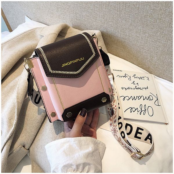 2020 new female small square bag retro simple handbag women shoulder messenger bag hit color handbags
2020 new female small square bag retro simple handbag women shoulder messenger bag hit color handbags