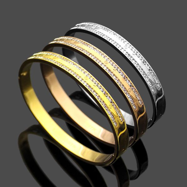 2019 new fashion brand V print double row square diamond bracelet lady charm double row diamond love bracelet
2019 new fashion brand V print double row square diamond bracelet lady charm double row diamond love bracelet