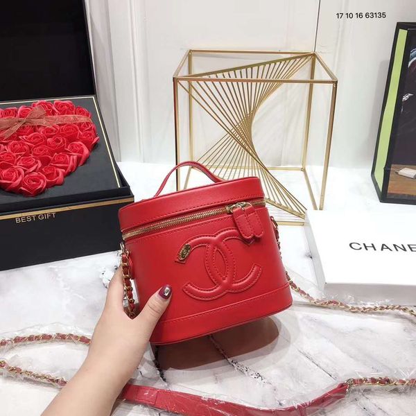 Handbags high quality Cosmetic bag Famous handbag women bags Real Original Cowhide Genuine Leather chain Shoulder Bags
Handbags high quality Cosmetic bag Famous handbag women bags Real Original Cowhide Genuine Leather chain Shoulder Bags