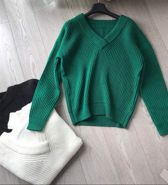 women sweater loosely designed v-neck whorl lantern sleeve knit sweater, White;black
women sweater loosely designed v-neck whorl lantern sleeve knit sweater, White;black