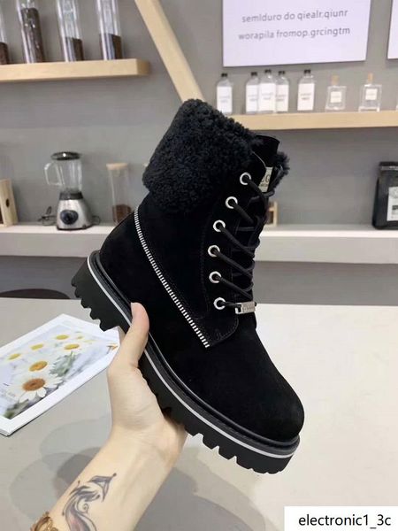 explosion snow boots imported wool plus velvet warm boots international brand fashion non-slip winter women s boots size 34-40
explosion snow boots imported wool plus velvet warm boots international brand fashion non-slip winter women s boots size 34-40
