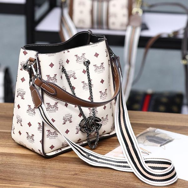 casual diagonal handbag handbag bucket bag european and american simple fashion shoulder bag ladies classic elegant large capacity kd6216932
casual diagonal handbag handbag bucket bag european and american simple fashion shoulder bag ladies classic elegant large capacity kd6216932