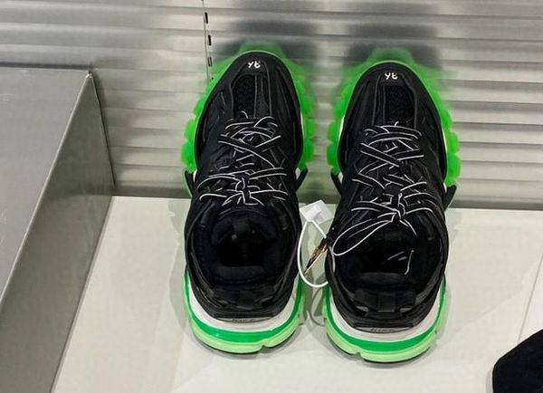 wholesale men and women design clunky sneakers,brand dad shoes, luxury ,3 clolors, fast delivery by dhl, Black
wholesale men and women design clunky sneakers,brand dad shoes, luxury ,3 clolors, fast delivery by dhl, Black
