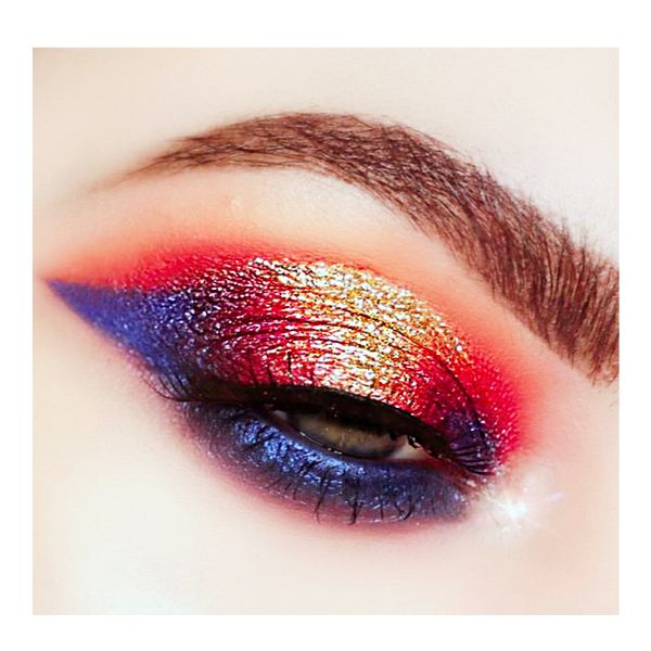 wholesale 18-color lasting waterproof luminous glitter eye shadow powder romantic matte eyeshadow palette
wholesale 18-color lasting waterproof luminous glitter eye shadow powder romantic matte eyeshadow palette
