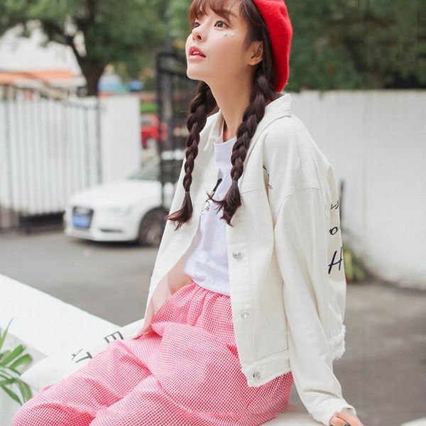 2019 autumn white back letter embroidery denim jacket women long sleeve turn down collar buttons jeans jacket women denim, Black;brown
2019 autumn white back letter embroidery denim jacket women long sleeve turn down collar buttons jeans jacket women denim, Black;brown