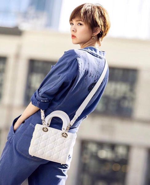 2020 stylish classic lady shoulder bags genuine leather lattice handbags badge strap crossbody bags brand fasion casual totes size20cm
2020 stylish classic lady shoulder bags genuine leather lattice handbags badge strap crossbody bags brand fasion casual totes size20cm