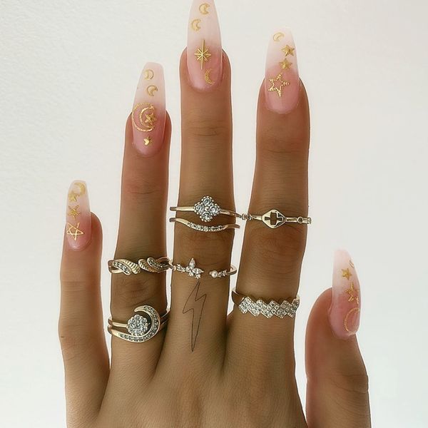 6 pcs/set bohemian vintage gold crescent geometric flower crystal rings set for women small pearl charm joint ring party jewelry, Golden;silver
6 pcs/set bohemian vintage gold crescent geometric flower crystal rings set for women small pearl charm joint ring party jewelry, Golden;silver
