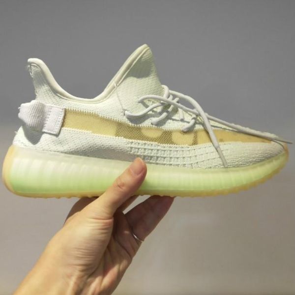 2019 v2 stock x 700 kanye west lundmark antlia clay hyperspace true form black reflective gid glow beluga 2.0 running fashion shoes with box
2019 v2 stock x 700 kanye west lundmark antlia clay hyperspace true form black reflective gid glow beluga 2.0 running fashion shoes with box
