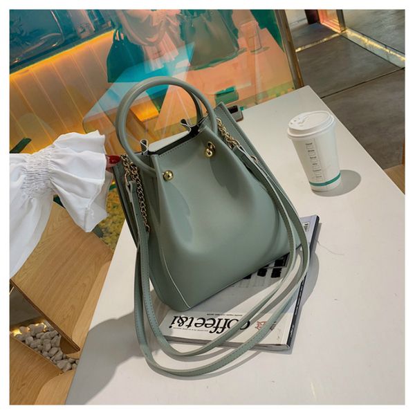 new fashion women handbag pu leather women shoulder bags designer bags ladies casual sac a main ca6892
new fashion women handbag pu leather women shoulder bags designer bags ladies casual sac a main ca6892