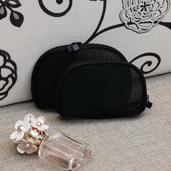 3pcs/set famous fashion black net yarn storage bag c women portable carry-on bag waterproof wash bag luxury design items party gift
3pcs/set famous fashion black net yarn storage bag c women portable carry-on bag waterproof wash bag luxury design items party gift