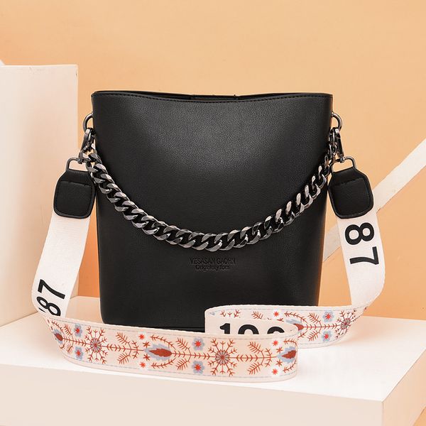 female bag new 2020 fashion shoulder chain bag female simple and elegant wide shoulder crossbody
female bag new 2020 fashion shoulder chain bag female simple and elegant wide shoulder crossbody
