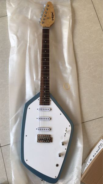vox mark v teardrop phantom metallic light green solid body electric guitar 3 single coil pickups, tremolo tailpiece, vintage white tuners 
vox mark v teardrop phantom metallic light green solid body electric guitar 3 single coil pickups, tremolo tailpiece, vintage white tuners
