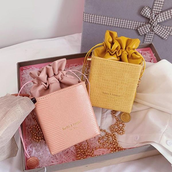 stone pattern mini box drawstring bucket bag 2020 new high-quality leather women's handbag chain shoulder messenger bag
stone pattern mini box drawstring bucket bag 2020 new high-quality leather women's handbag chain shoulder messenger bag