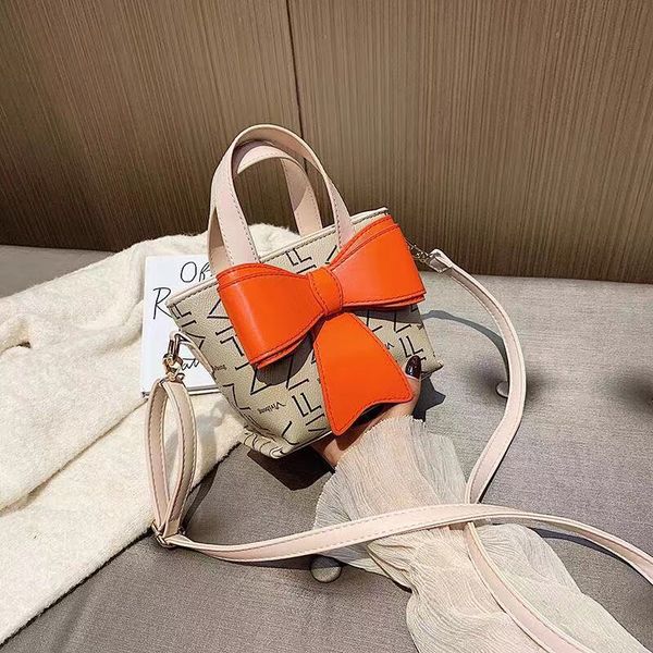 office lady handbag with bowknot 2019 new style single shoulder bag korean style crossbody bags for women pu leather small bag
office lady handbag with bowknot 2019 new style single shoulder bag korean style crossbody bags for women pu leather small bag