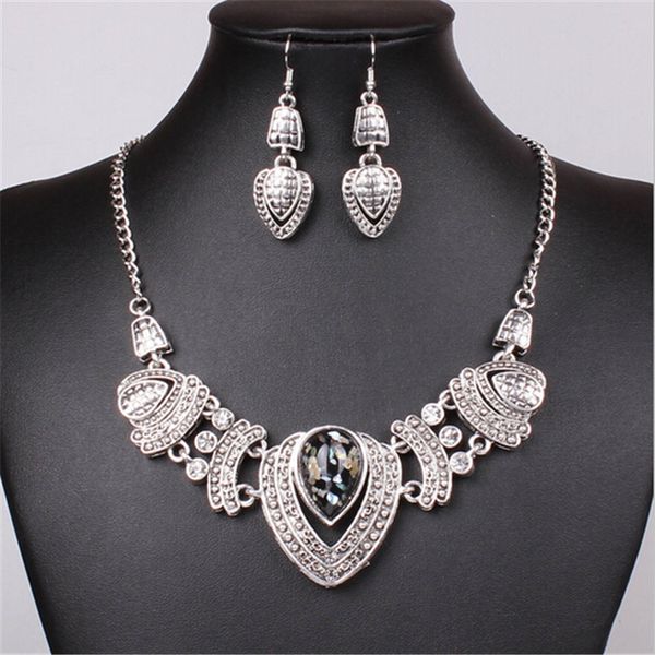 fashion crystal heart jewelry sets boho silver color statement chocker necklaces drop earrings bridal jewelry set
fashion crystal heart jewelry sets boho silver color statement chocker necklaces drop earrings bridal jewelry set