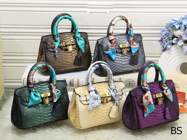 luxury women bag designer handbag woman leather cross body bag handbags shoulder brand tote bag lady handle 
luxury women bag designer handbag woman leather cross body bag handbags shoulder brand tote bag lady handle