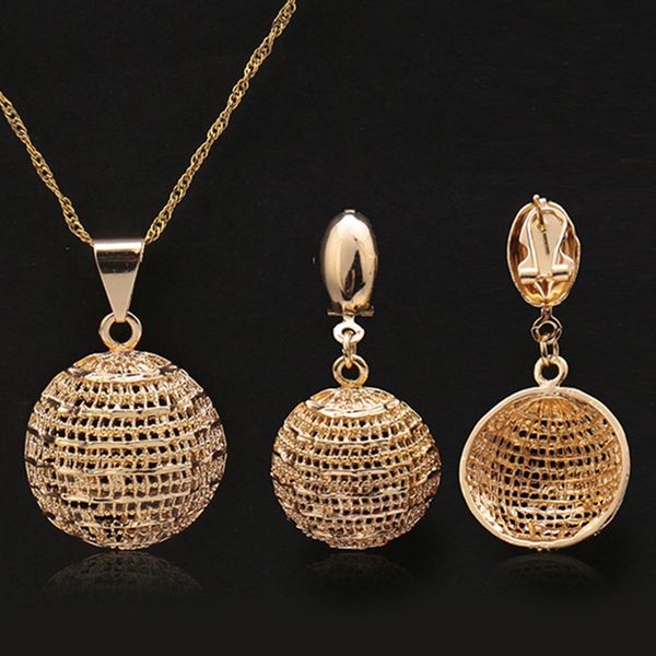 fashion jewelry 2018 women's earrings pendant necklace copper hollow ball jewelry sets moon for party maxi dubai sets, Slivery;golden
fashion jewelry 2018 women's earrings pendant necklace copper hollow ball jewelry sets moon for party maxi dubai sets, Slivery;golden