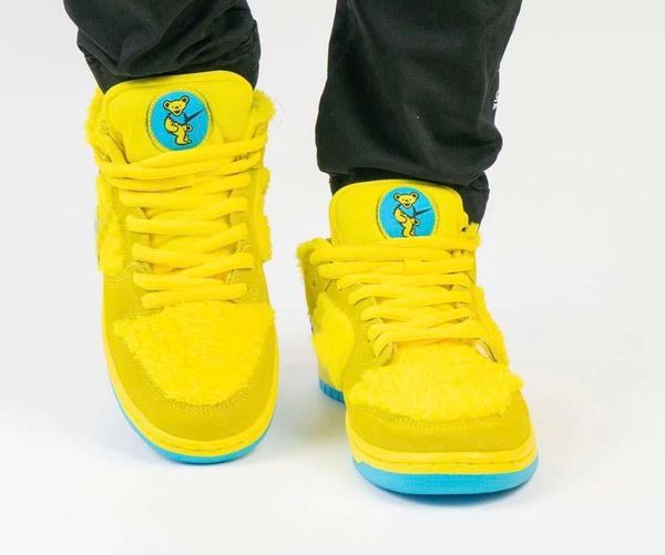 release grateful dead x sb dunk low yellow bear running shoes yellow blue fury upper suede skateboarding shoes sports sneakers
release grateful dead x sb dunk low yellow bear running shoes yellow blue fury upper suede skateboarding shoes sports sneakers