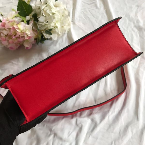 горячая женская маленькая квадратная сумка cassic new ladies single shoulder messenger сумка большой емкости роскошная дикая цепная сумка 02
горячая женская маленькая квадратная сумка cassic new ladies single shoulder messenger сумка большой емкости роскошная дикая цепная сумка 02