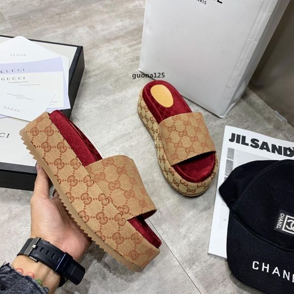 73 luxury designer summer casual thick bottom women slippers r canvas sandals fashion luxury women's shoes size 35-40
73 luxury designer summer casual thick bottom women slippers r canvas sandals fashion luxury women's shoes size 35-40