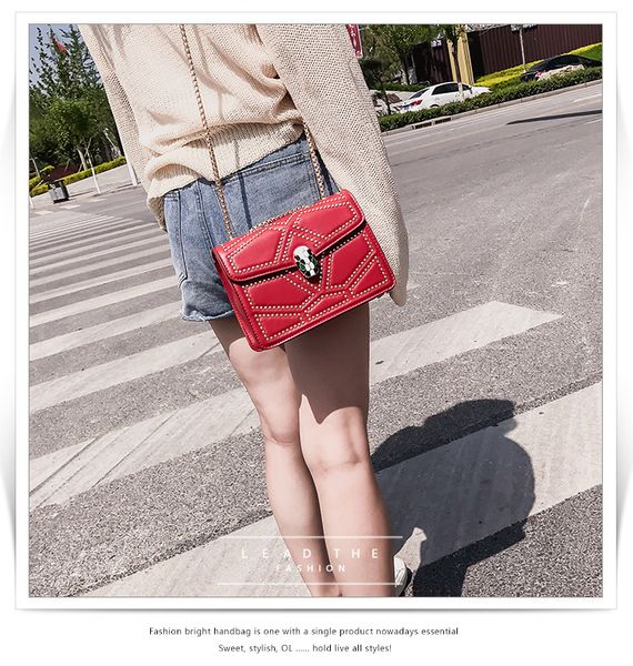 women's casual shoulder bag 2019 european and american fashion snake head rivet small square bag chain slung shoulder bag
women's casual shoulder bag 2019 european and american fashion snake head rivet small square bag chain slung shoulder bag