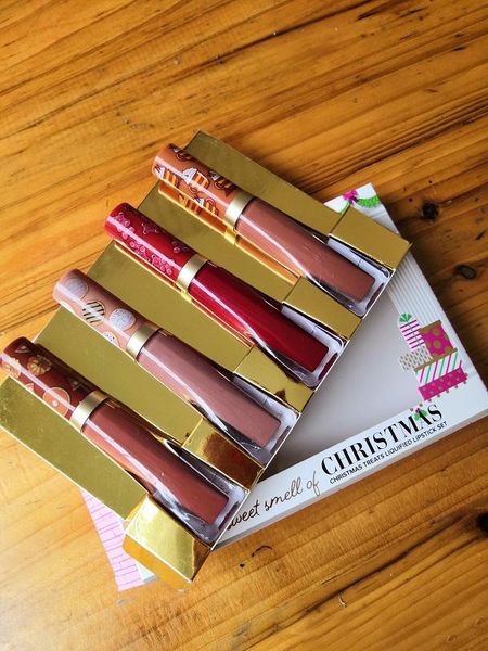 2019 christmas faced brand lipstick the sweet smell of christmas 4pcs/set melted matte lipsticks by dhl
2019 christmas faced brand lipstick the sweet smell of christmas 4pcs/set melted matte lipsticks by dhl