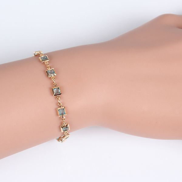 simple trendy female street shooting geometric zircon handmade bracelet ladies party fashion accessories gift, Golden;silver
simple trendy female street shooting geometric zircon handmade bracelet ladies party fashion accessories gift, Golden;silver
