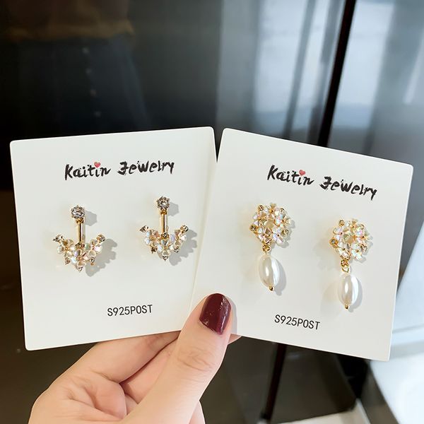 s925 silver needle korea shell rhinestone flower earrings temperament simple pearl earrings small fresh
s925 silver needle korea shell rhinestone flower earrings temperament simple pearl earrings small fresh