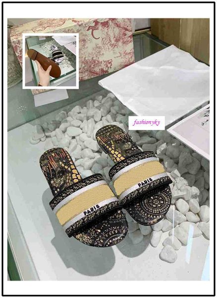 new dazzle flowers women sandals striped beach causal shoes embroidery sandal floral brocade slipper, Black
new dazzle flowers women sandals striped beach causal shoes embroidery sandal floral brocade slipper, Black