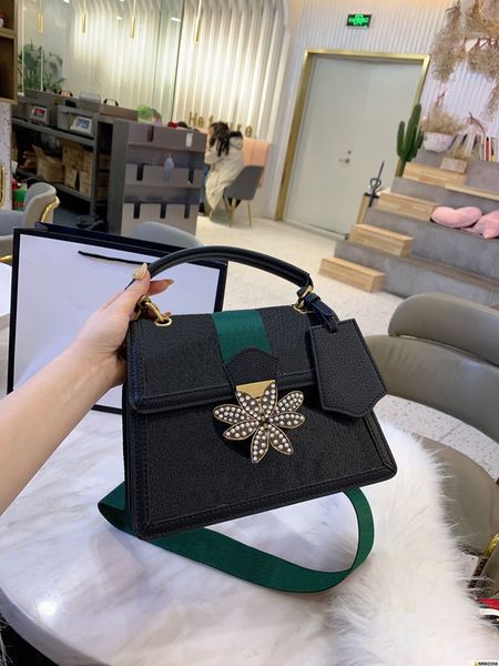 designer luxury women bags shoulder bags women crossbody bag high-quality genuine leather casual wild shopping fashion two colors
designer luxury women bags shoulder bags women crossbody bag high-quality genuine leather casual wild shopping fashion two colors