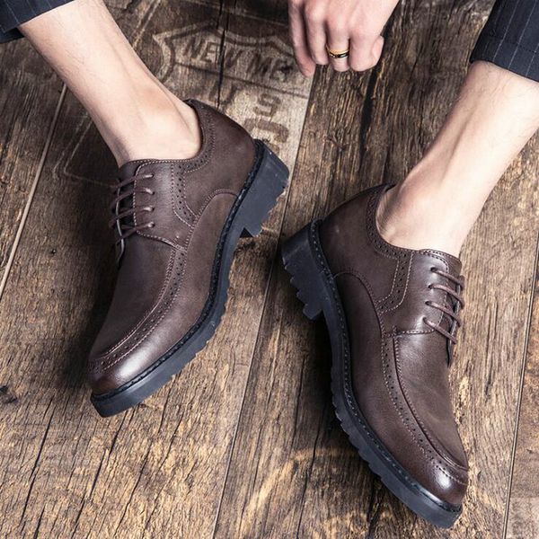 men brogue business men dress shoes pointed toe wedding shoes leather formal flat black brown big size le-26
men brogue business men dress shoes pointed toe wedding shoes leather formal flat black brown big size le-26